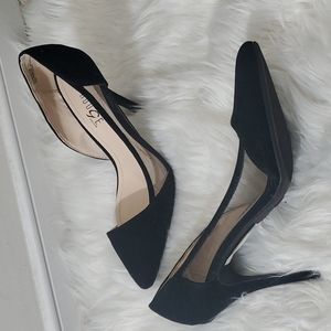 Black Suede-like Pumps